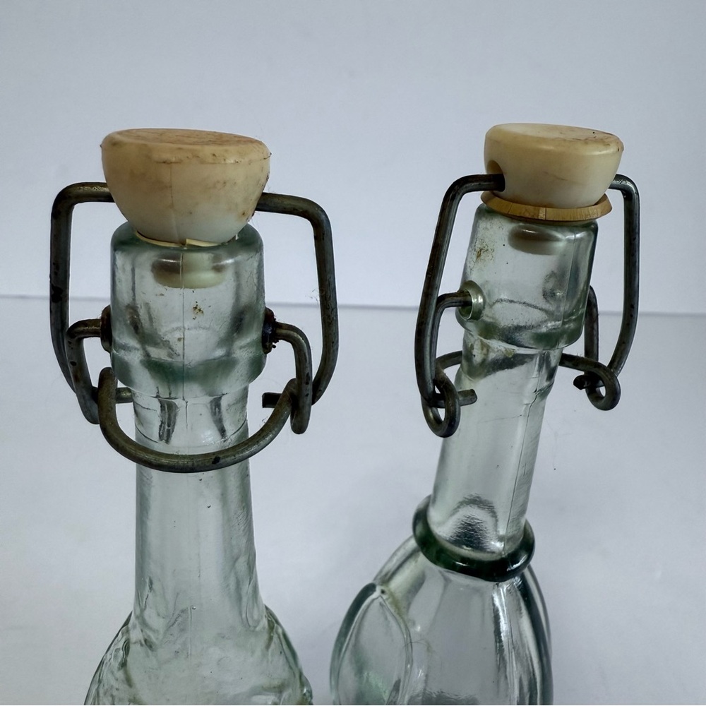 Vintage Morey Italy Glass Bottles Set of 2 Swing Top Grape Embossed Decanters - Picture 4 of 9